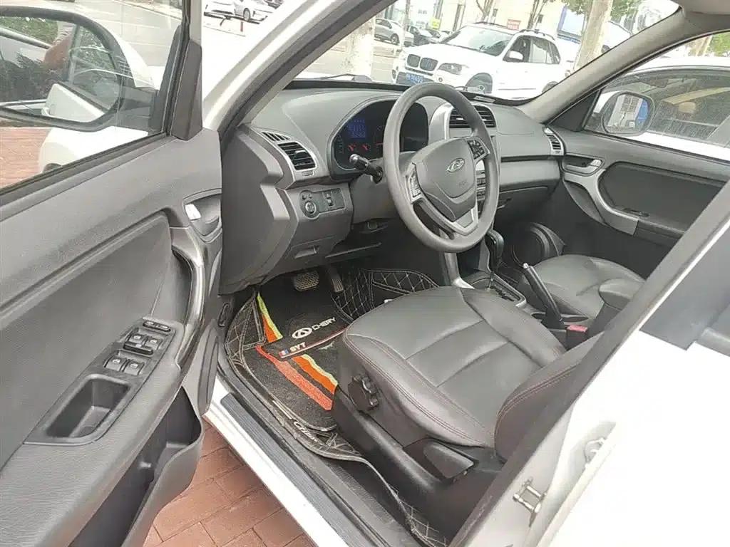 Chery Tiggo 3 2014 1.6L CVT Smart Edition — миниатюра 16