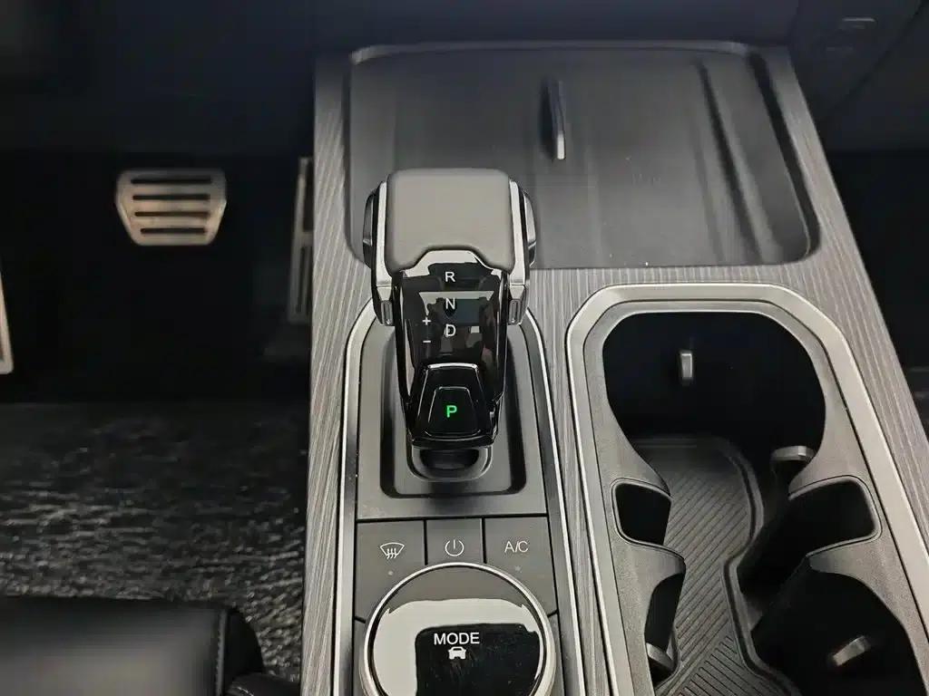 Explore 06 2023 Urban Edition 1.6T 2WD Luxury — миниатюра 13
