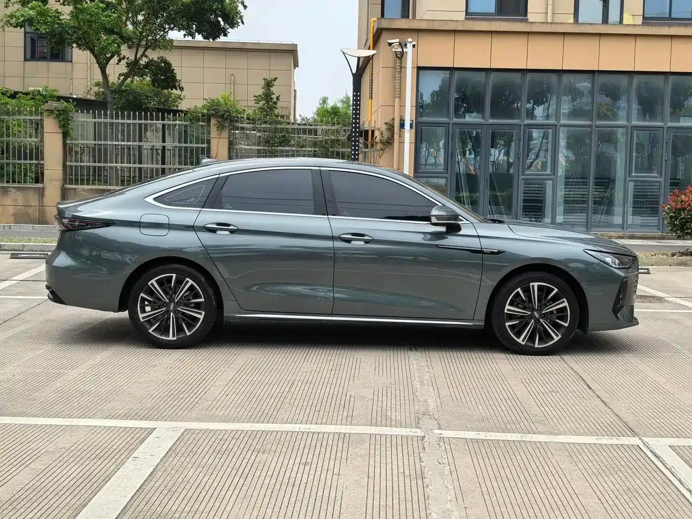 Chery Arrizo 8 PRO 2025 1.6T DCT Luxury+ — миниатюра 3