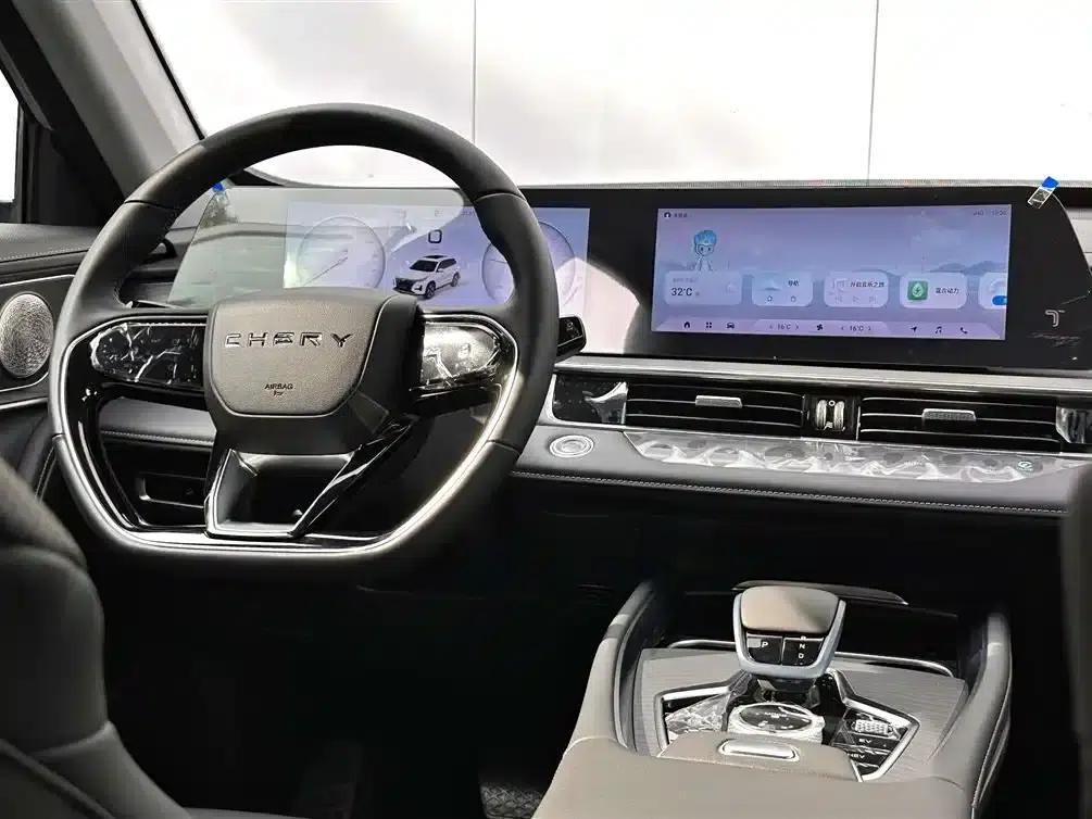 Chery Tiggo 8 PRO PHEV 2025 Champion Edition 1.5T 100km Premium Model — миниатюра 34