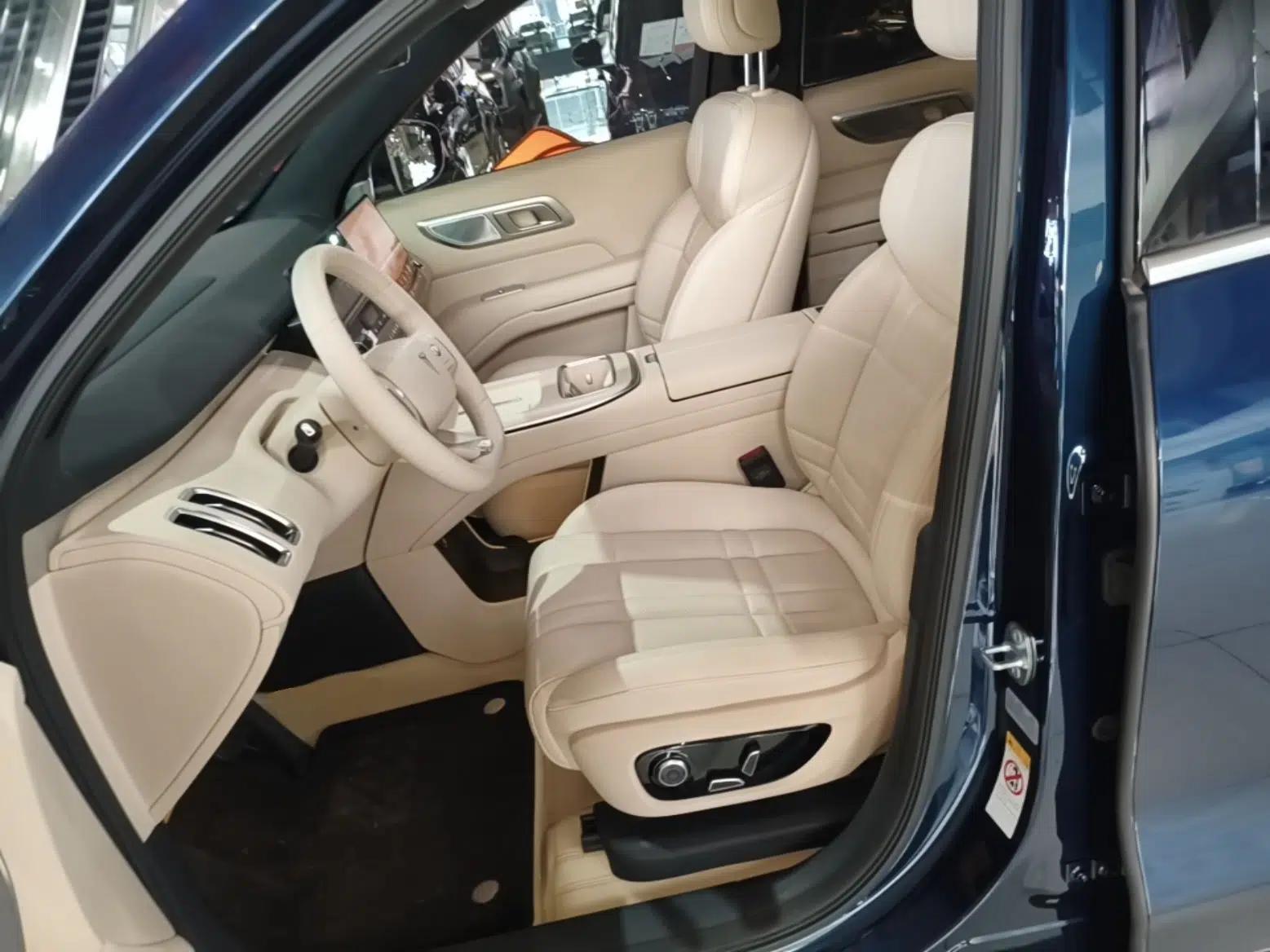 Deepal S09 2025 Four-Wheel Drive Ultra+ Custom Edition — миниатюра 17