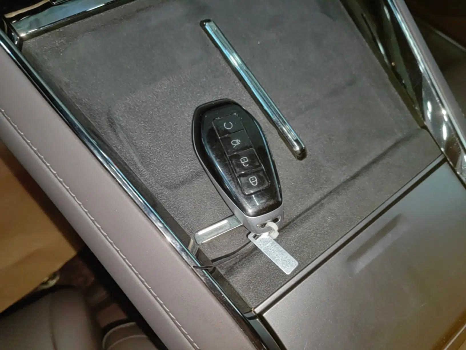 Denza Z9 2024 1100 km Four-Wheel Drive Pro Version — миниатюра 12