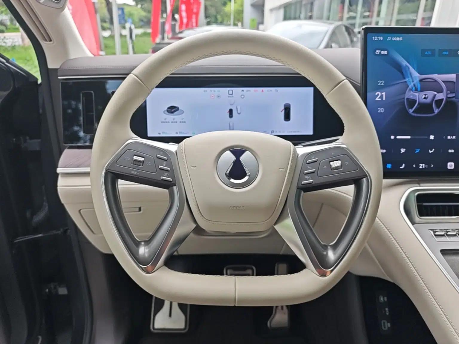 Denza N9 2025 Prestige Version — миниатюра 14