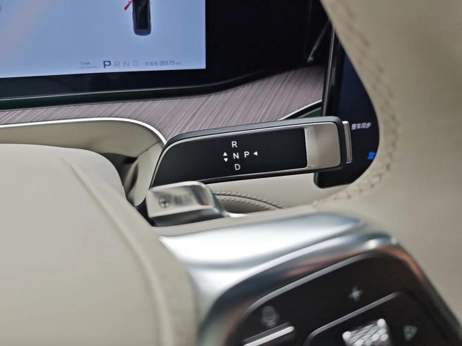 Denza N9 2025 Prestige Version — миниатюра 17
