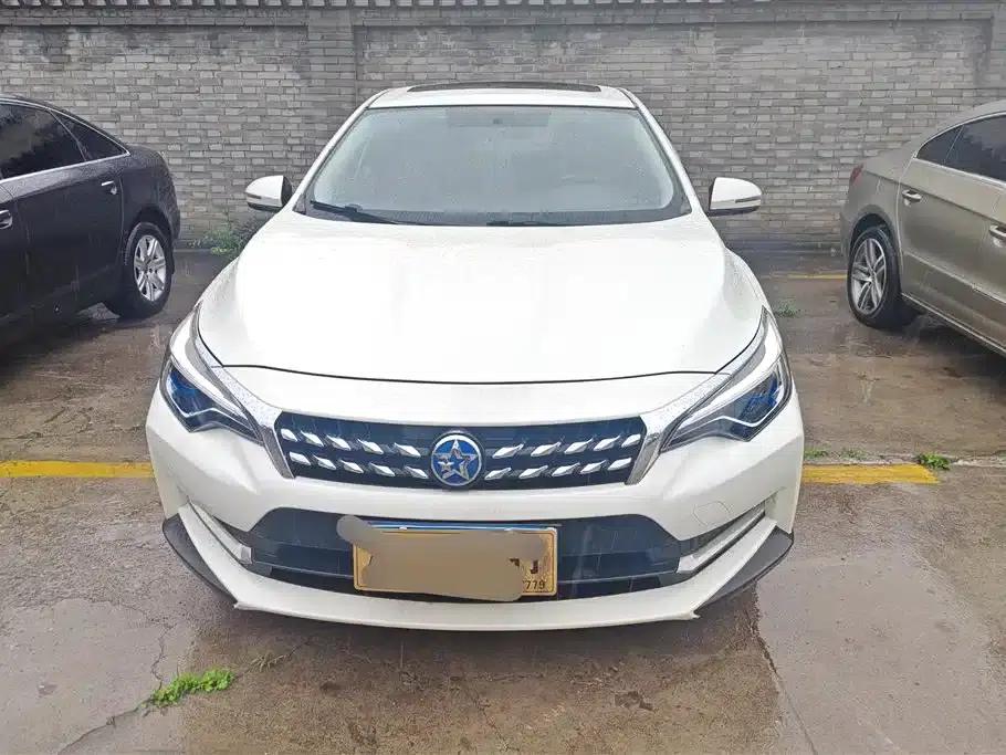 Venucia D60 2018 1.6L CVT Intelligent Elite Edition — миниатюра 2