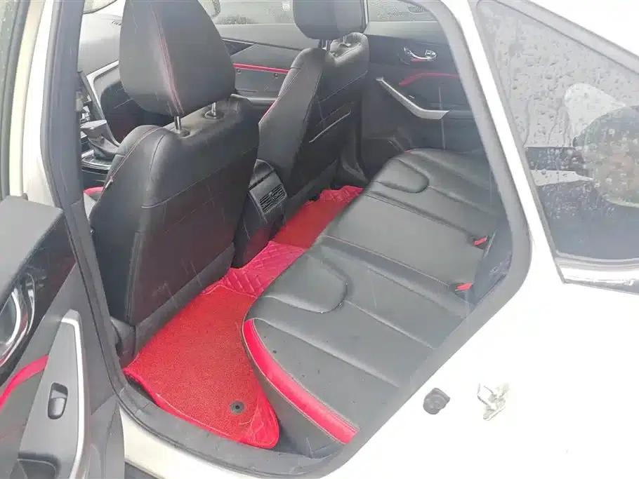 Venucia D60 2018 1.6L CVT Intelligent Elite Edition — миниатюра 11