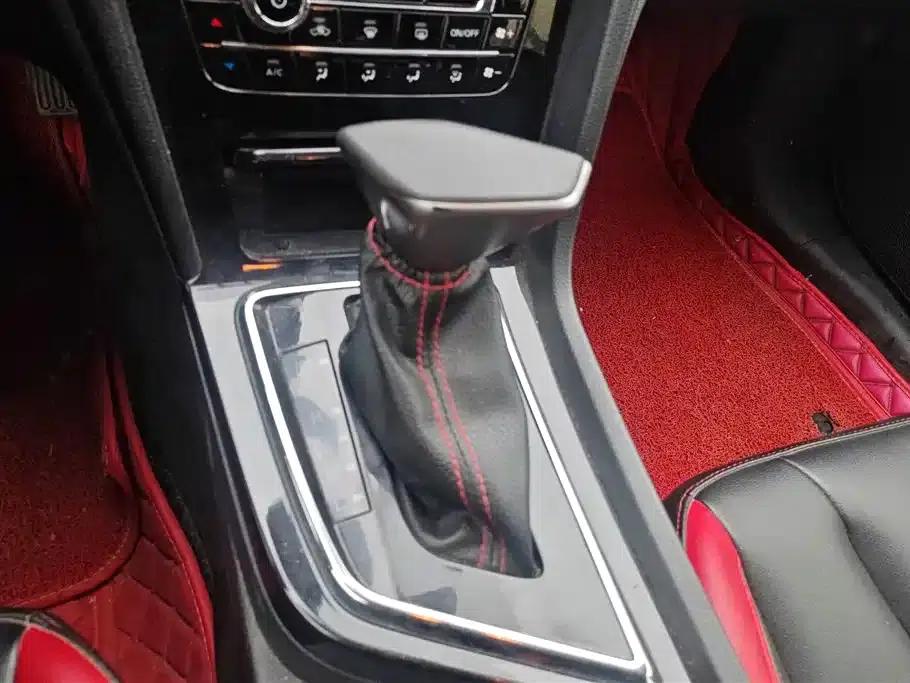 Venucia D60 2018 1.6L CVT Intelligent Elite Edition — миниатюра 16