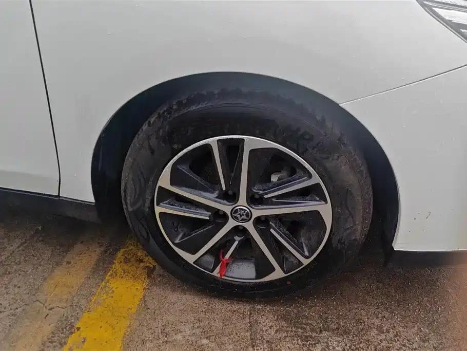 Venucia D60 2018 1.6L CVT Intelligent Elite Edition — миниатюра 6