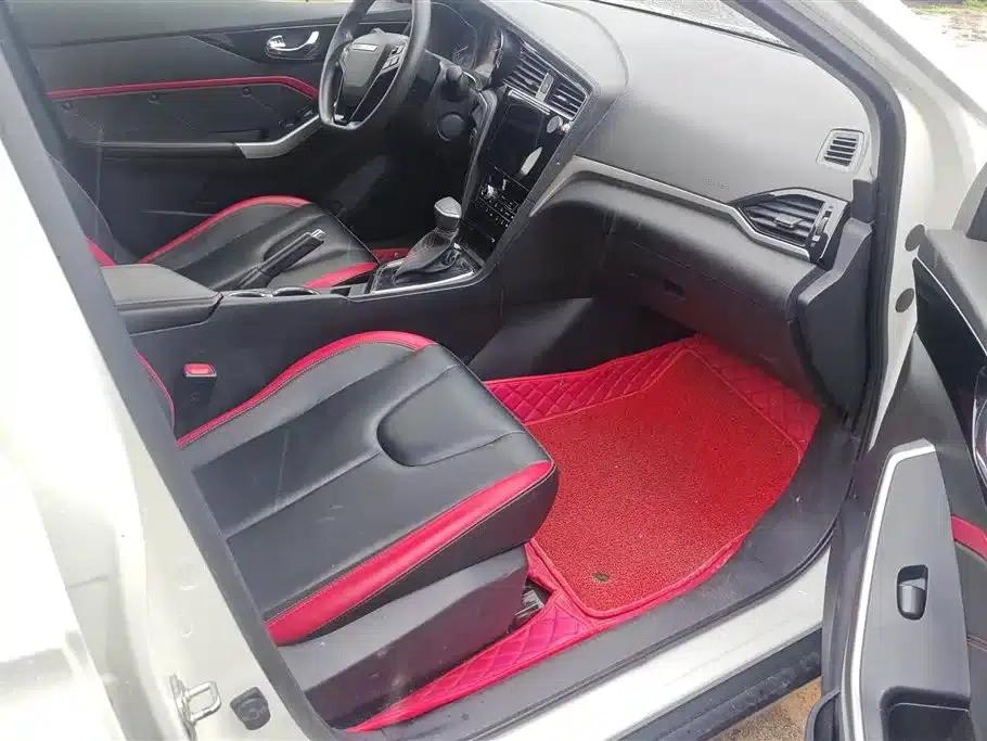 Venucia D60 2018 1.6L CVT Intelligent Elite Edition — миниатюра 8