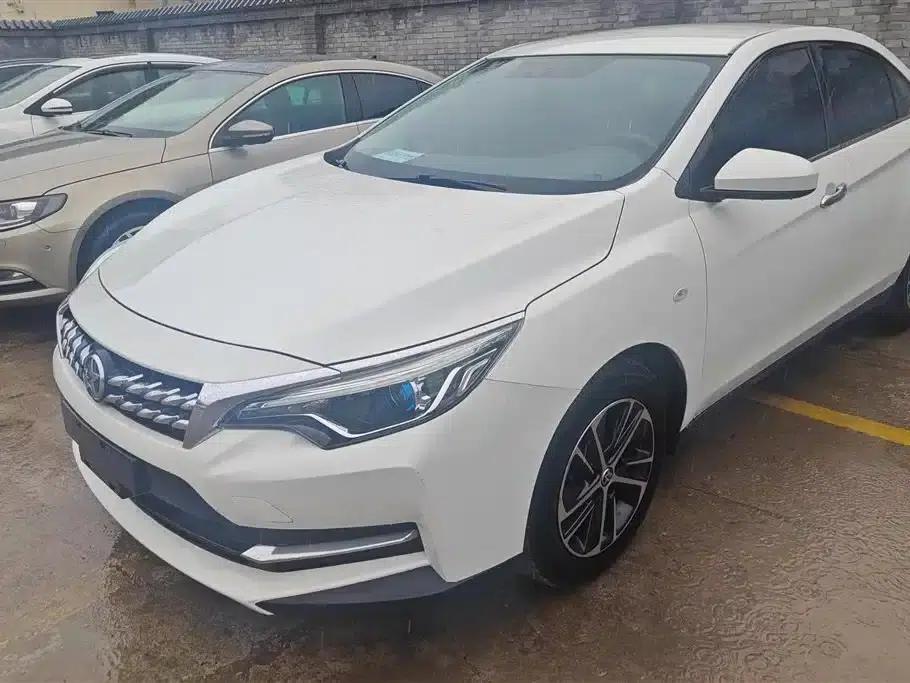 Venucia D60 2019 1.6L XE CVT Comfort Edition — миниатюра 1