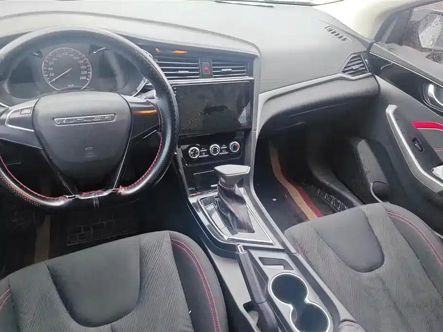 Venucia D60 2019 1.6L XE CVT Comfort Edition — миниатюра 12