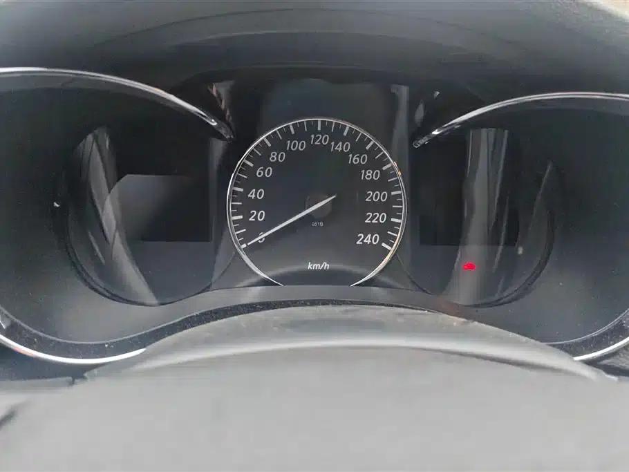 Venucia D60 2019 1.6L XE CVT Comfort Edition — миниатюра 14