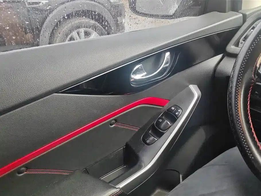 Venucia D60 2019 1.6L XE CVT Comfort Edition — миниатюра 7