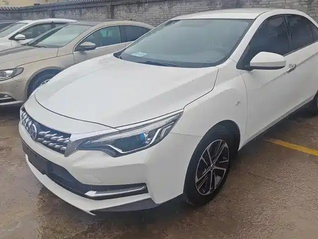 Venucia D60 2019 1.6L XE CVT Comfort Edition