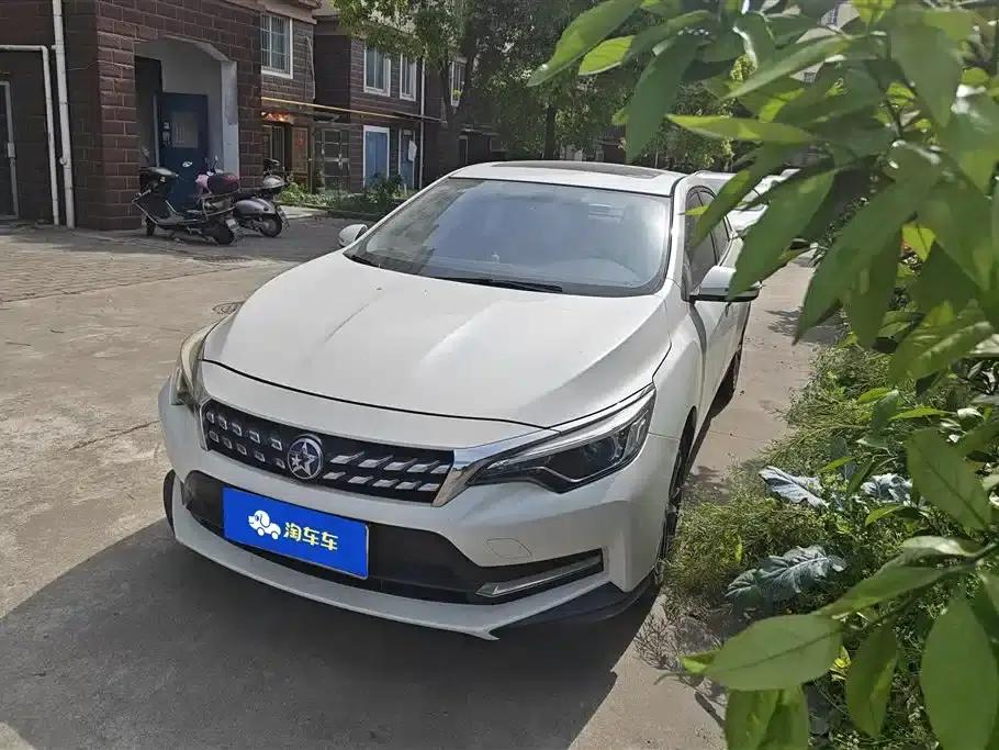 Venucia D60 2019 Model, 100,000 Glory Edition, 1.6L XL CVT, National VI Emission Standard — миниатюра 1