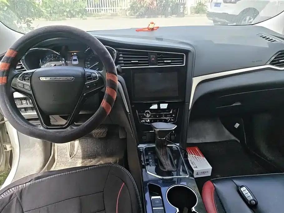 Venucia D60 2019 Model, 100,000 Glory Edition, 1.6L XL CVT, National VI Emission Standard — миниатюра 12