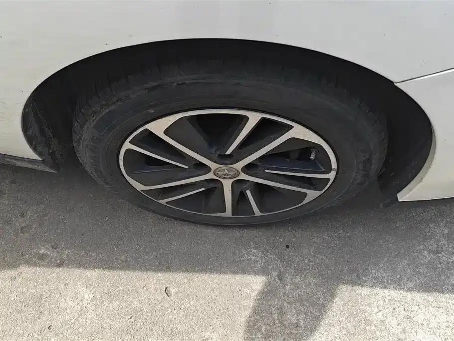 Venucia D60 2019 Model, 100,000 Glory Edition, 1.6L XL CVT, National VI Emission Standard — миниатюра 6