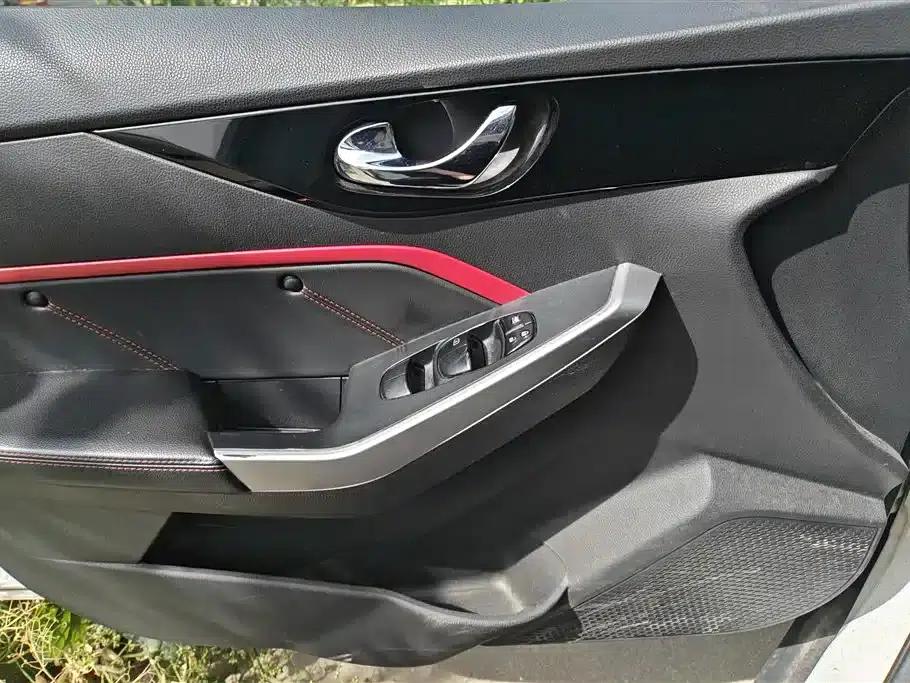 Venucia D60 2019 Model, 100,000 Glory Edition, 1.6L XL CVT, National VI Emission Standard — миниатюра 7