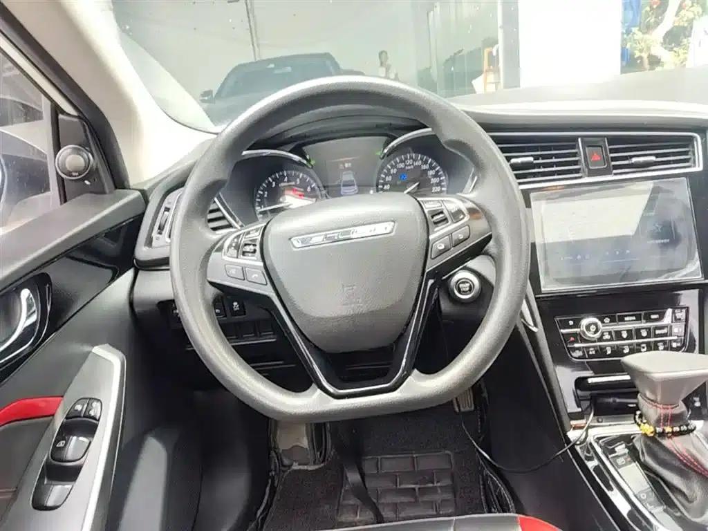 Venucia D60 2018 1.6L CVT Intelligent Elite Edition — миниатюра 11