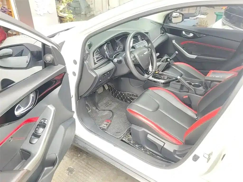 Venucia D60 2018 1.6L CVT Intelligent Elite Edition — миниатюра 16