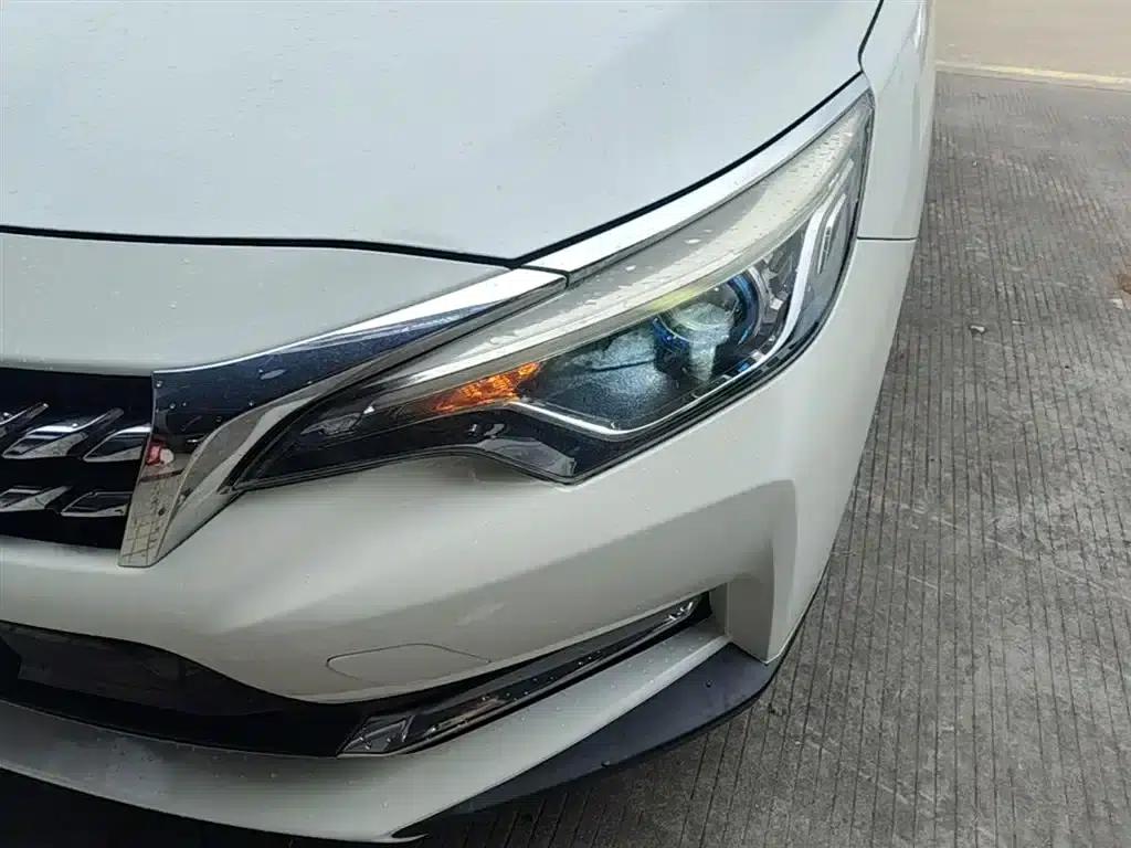 Venucia D60 2018 1.6L CVT Intelligent Elite Edition — миниатюра 24
