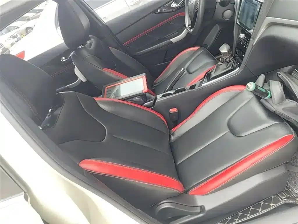 Venucia D60 2018 1.6L CVT Intelligent Elite Edition — миниатюра 25