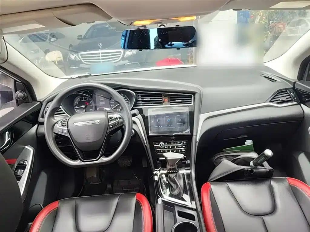 Venucia D60 2018 1.6L CVT Intelligent Elite Edition — миниатюра 10