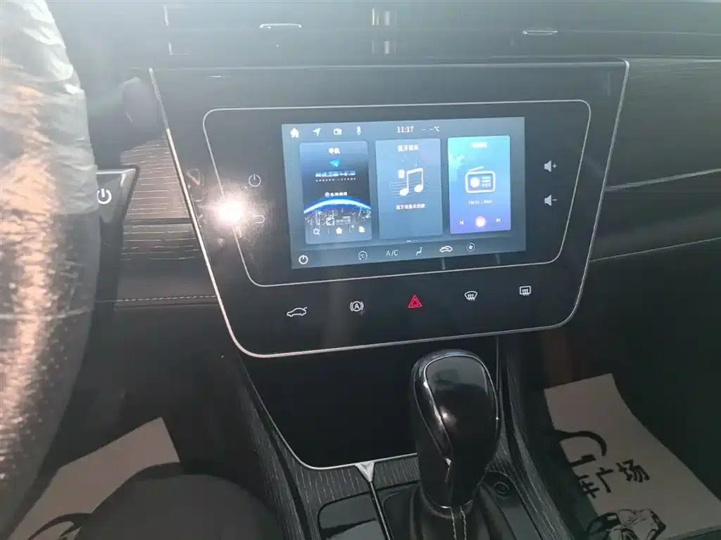Venucia D60 2021 PLUS 1.6L XL CVT Elite Edition — миниатюра 13