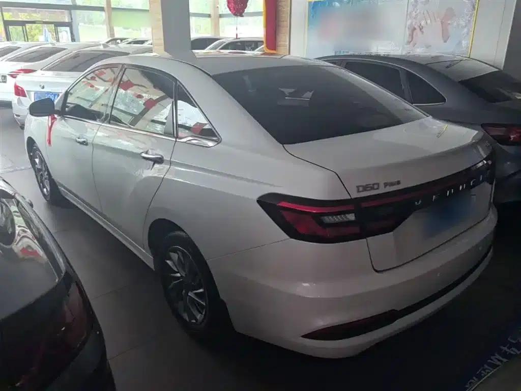 Venucia D60 2021 PLUS 1.6L XL CVT Elite Edition — миниатюра 5