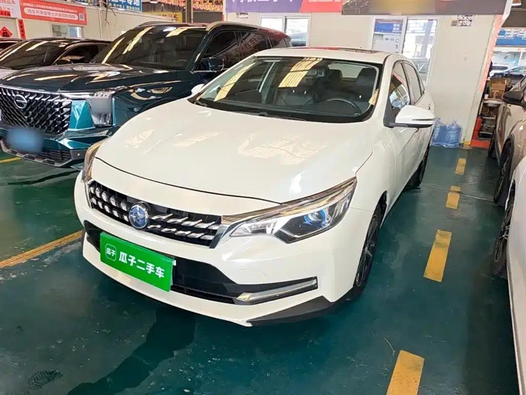 Venucia D60 2018 1.6L Manual Intelligent Elite Edition — миниатюра 1