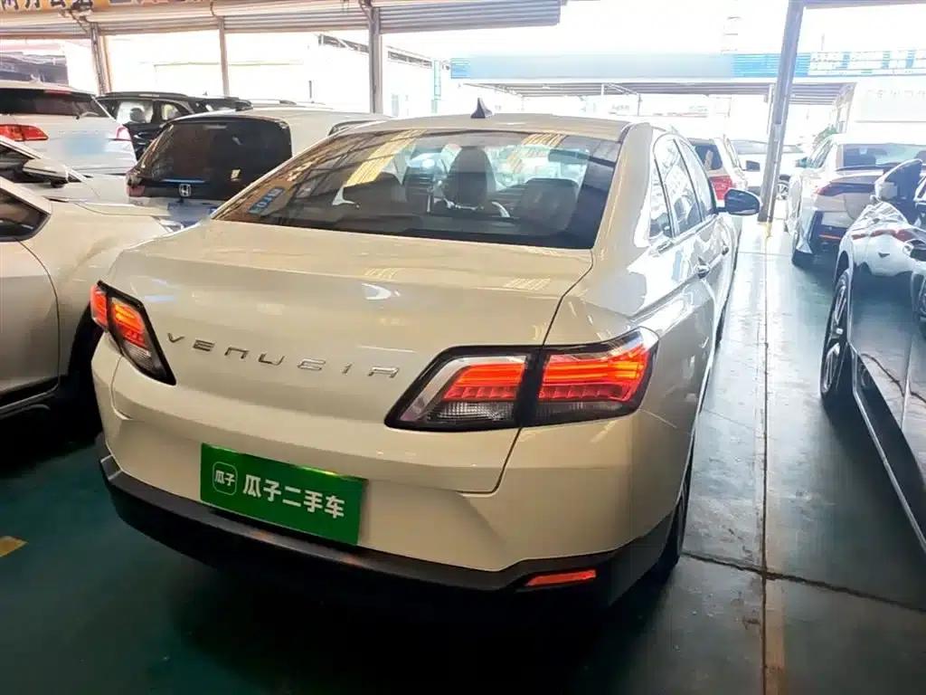 Venucia D60 2018 1.6L Manual Intelligent Elite Edition — миниатюра 7