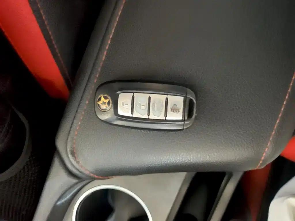 Venucia D60 2018 1.6L Manual Intelligent Elite Edition — миниатюра 9