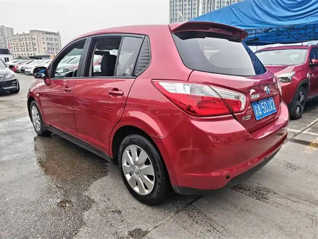 Venucia R50 2013 1.6L Automatic Fashion Edition — миниатюра 5