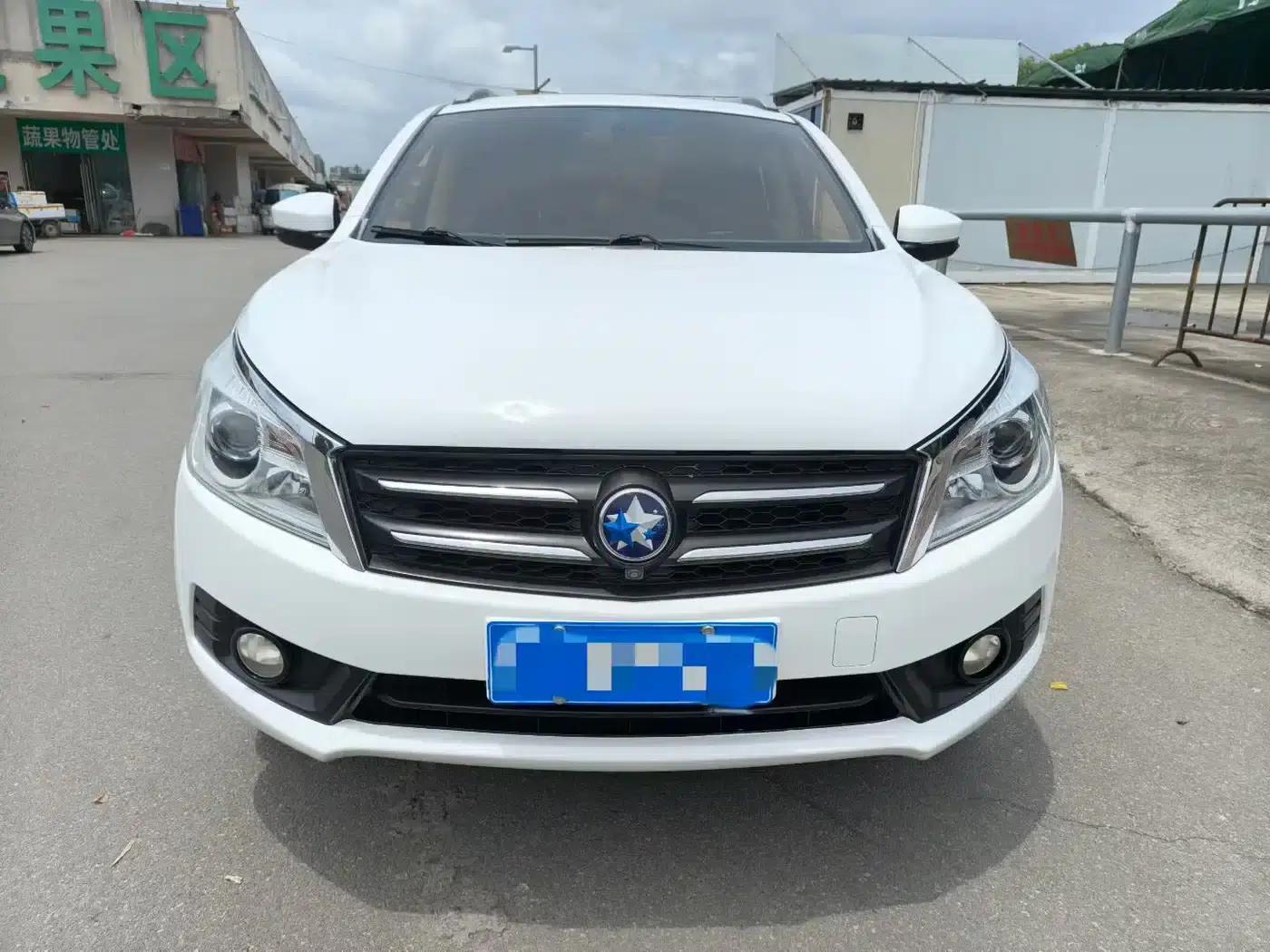 Venucia T70 2015 2.0L CVT Smart Edition — миниатюра 2