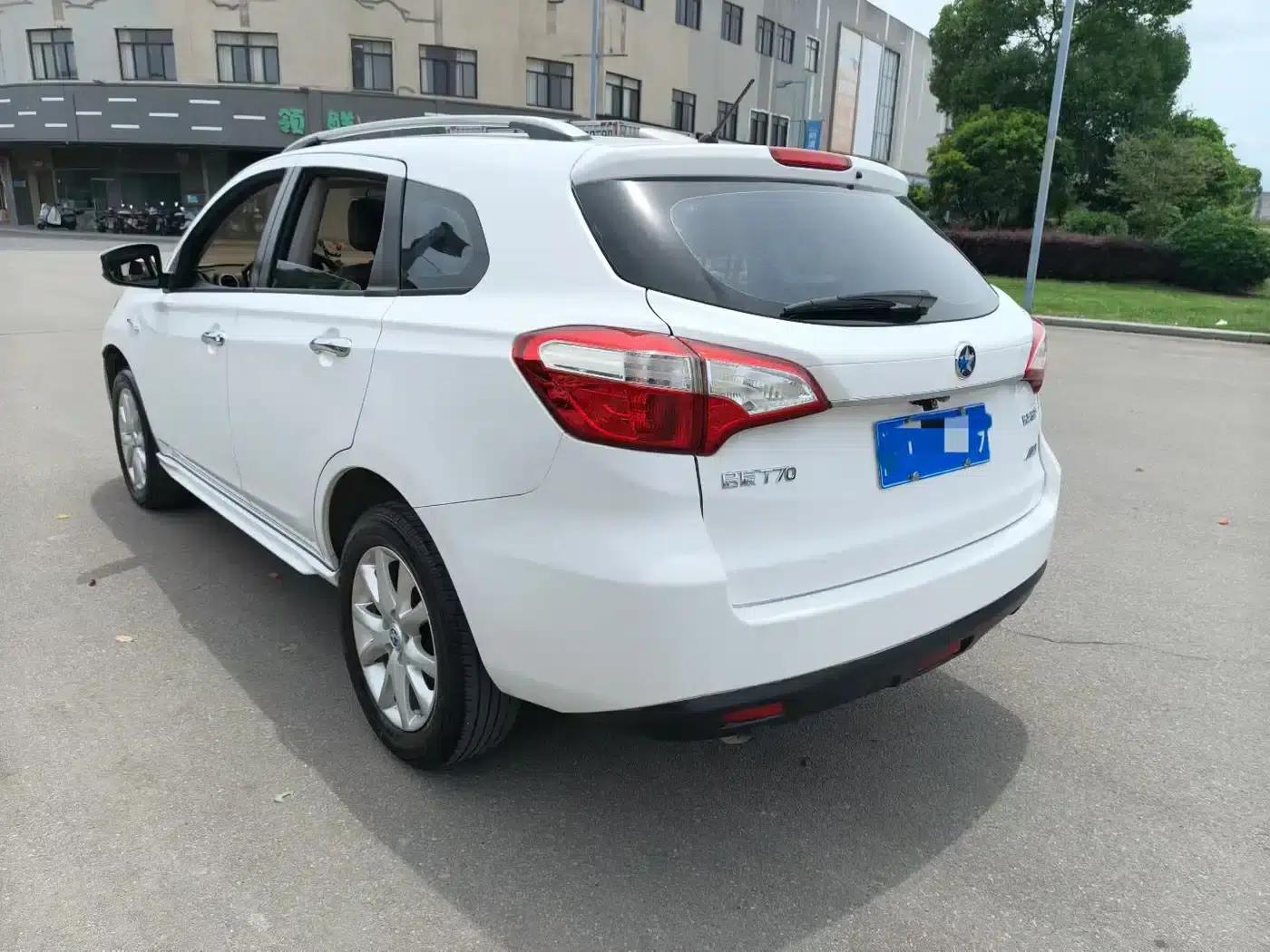 Venucia T70 2015 2.0L CVT Smart Edition — миниатюра 4