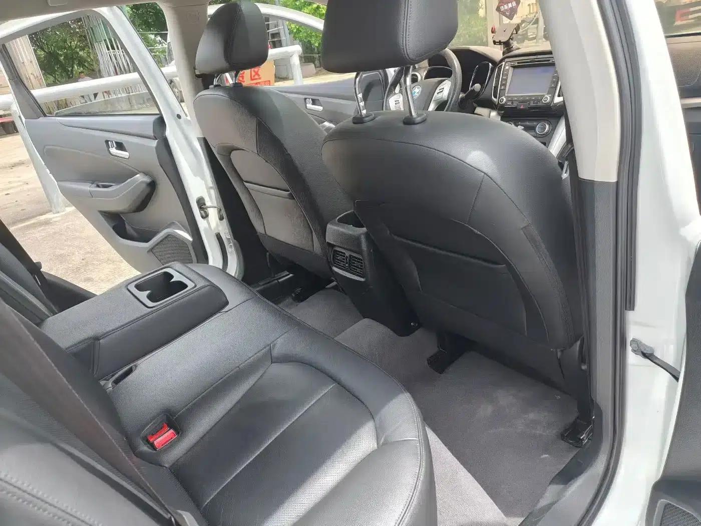 Venucia T70 2015 2.0L CVT Smart Edition — миниатюра 7