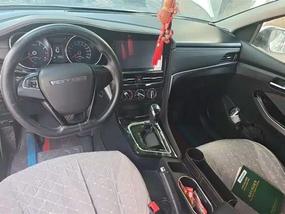 Venucia T70 2018 2.0L CVT Smart Edition — миниатюра 12