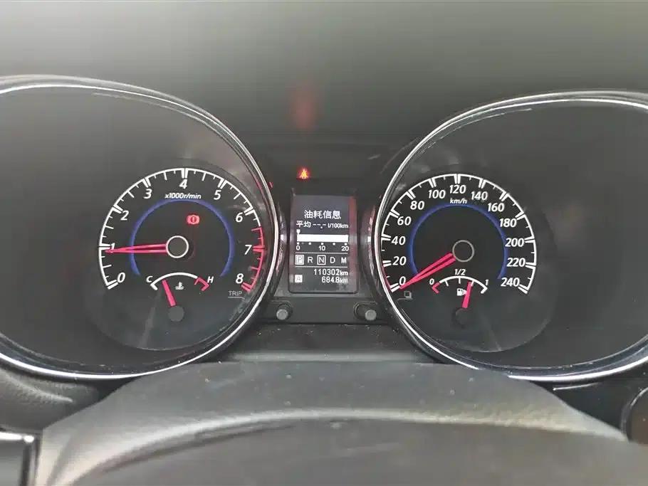 Venucia T70 2018 2.0L CVT Smart Edition — миниатюра 14