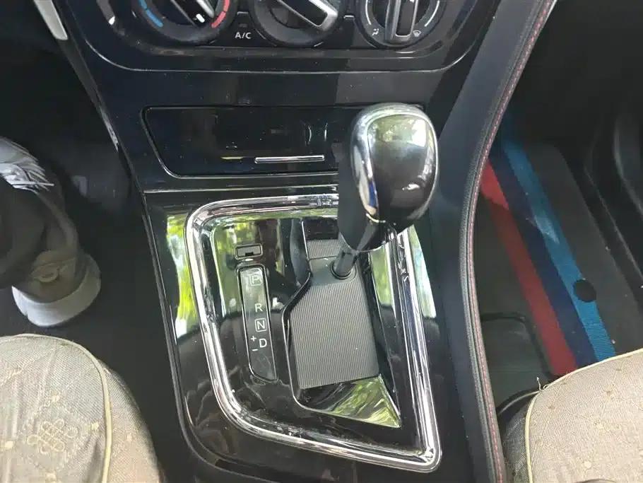 Venucia T70 2018 2.0L CVT Smart Edition — миниатюра 16