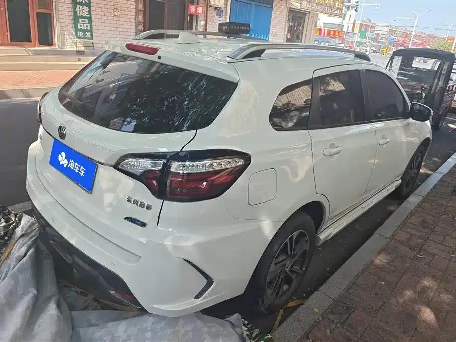 Venucia T70 2018 2.0L CVT Smart Edition — миниатюра 3