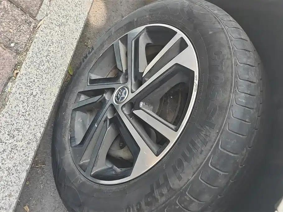 Venucia T70 2018 2.0L CVT Smart Edition — миниатюра 6