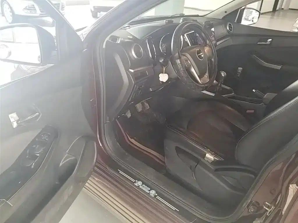 Venucia T70 2016 2.0L Manual Smart Edition — миниатюра 16