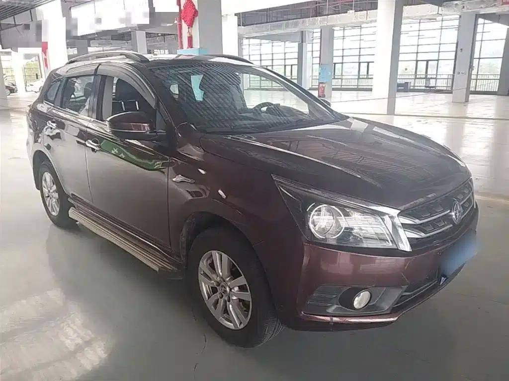 Venucia T70 2016 2.0L Manual Smart Edition — миниатюра 4