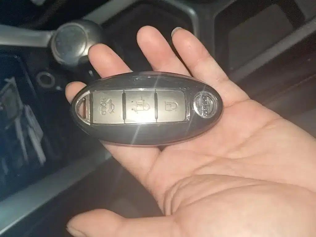 Venucia T70 2016 2.0L Manual Smart Edition — миниатюра 9