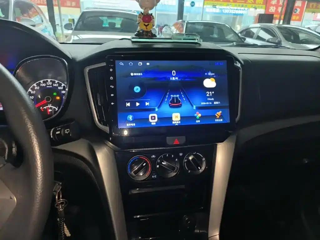 Venucia T70 2016 1.6L Manual Smart Edition — миниатюра 13