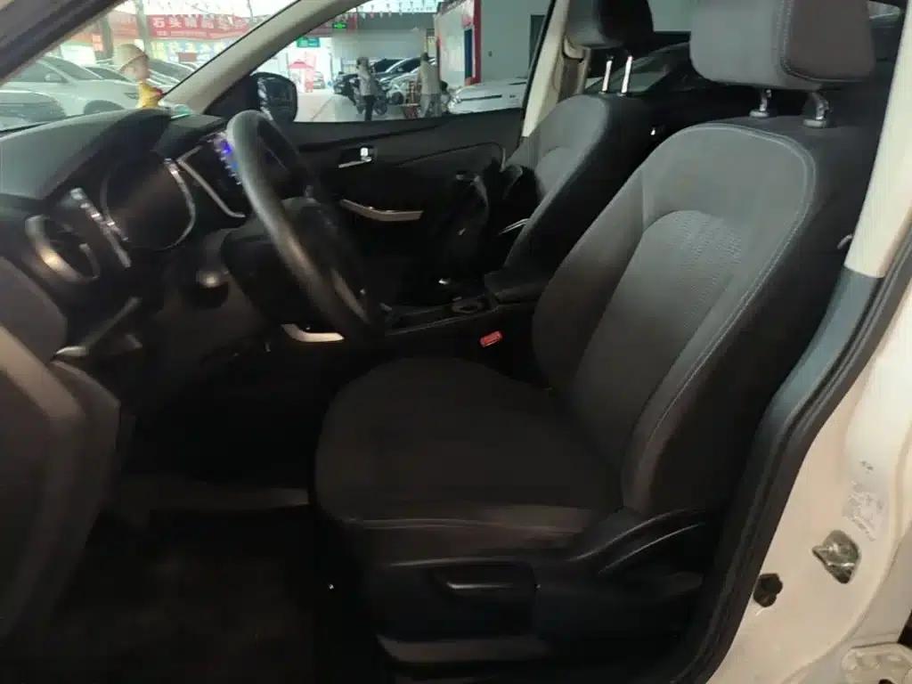 Venucia T70 2016 1.6L Manual Smart Edition — миниатюра 15