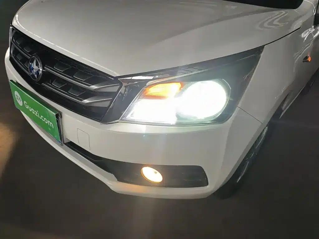 Venucia T70 2016 1.6L Manual Smart Edition — миниатюра 24
