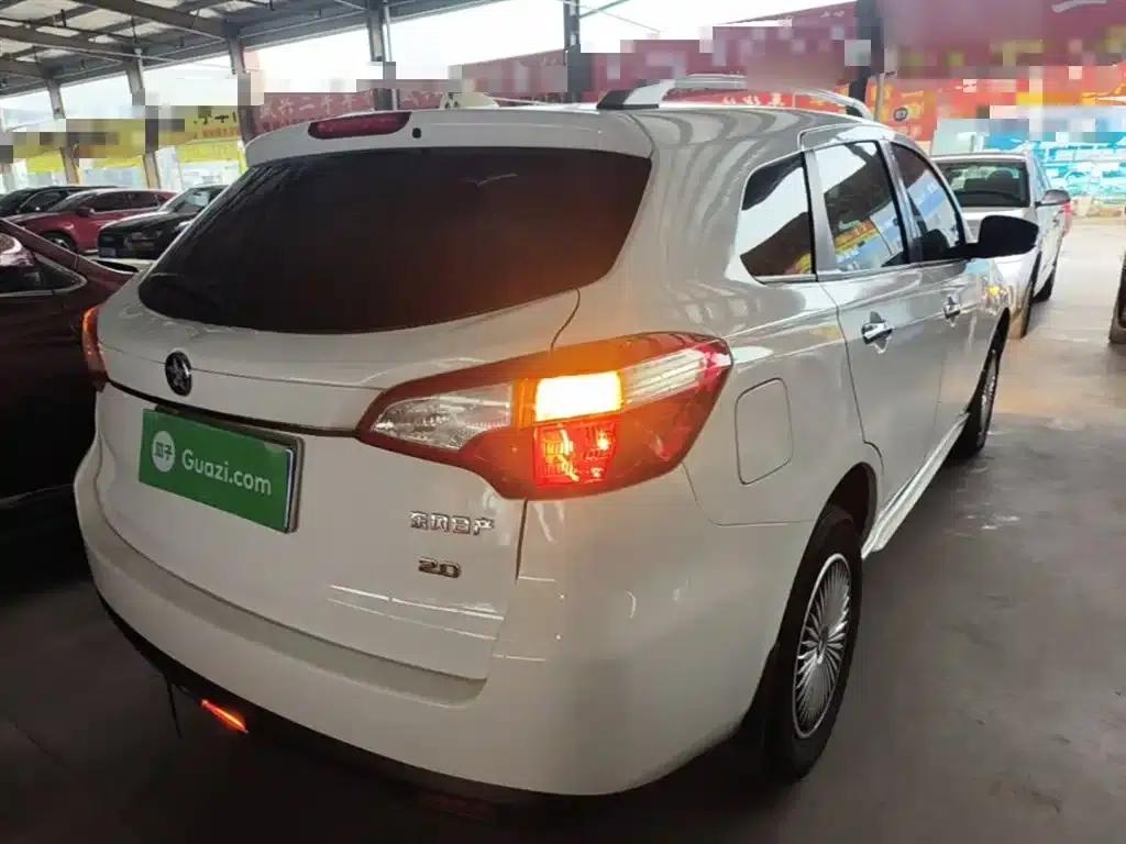 Venucia T70 2016 1.6L Manual Smart Edition — миниатюра 7