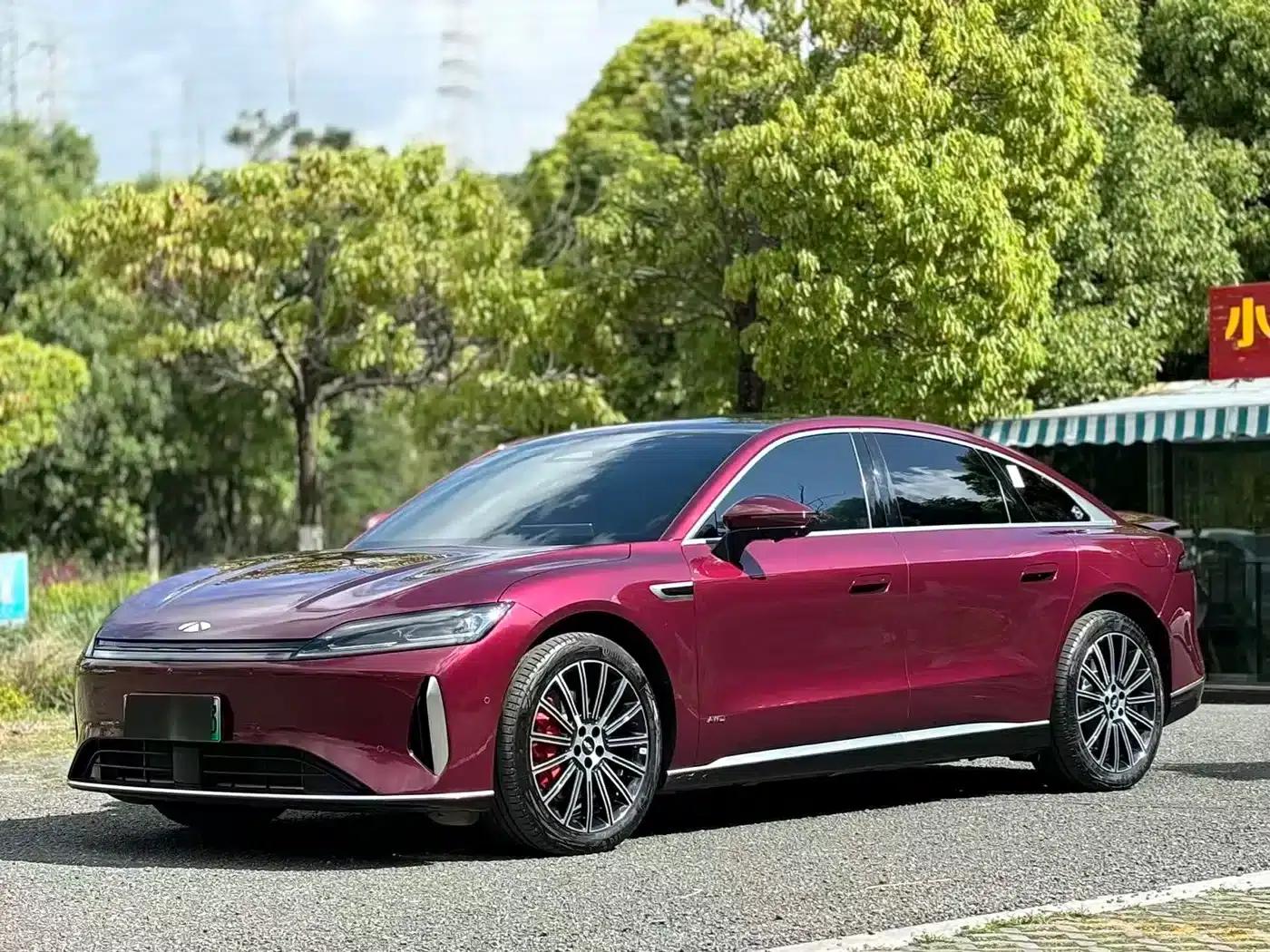 Fengyun A9L 2025 All-Wheel Drive High-Performance Peak Edition — миниатюра 1