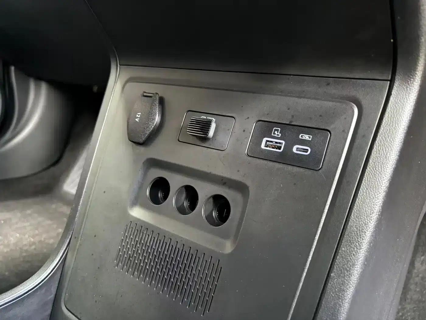 Fengyun A9L 2025 All-Wheel Drive High-Performance Peak Edition — миниатюра 27